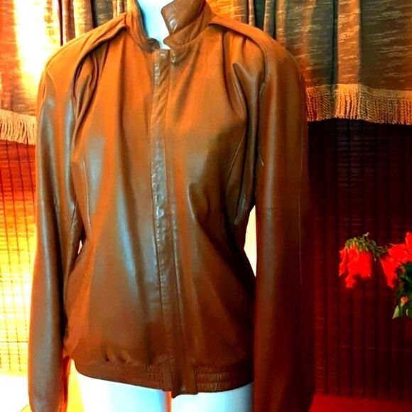 ALANMichaels VintageBrownLeather Coat M 22 W x30 L sleeves are 19‎